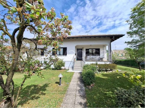 casa indipendente in vendita a Castelletto sopra Ticino