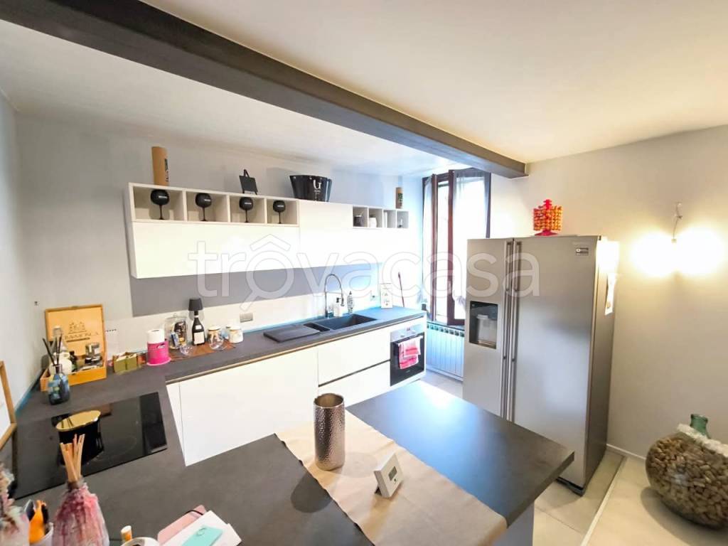 appartamento in vendita a Castelletto sopra Ticino