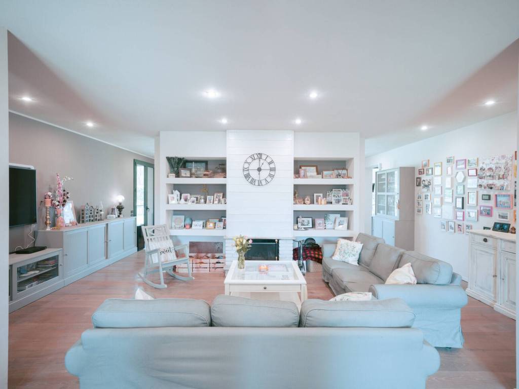 casa indipendente in vendita a Castelletto sopra Ticino in zona Beati