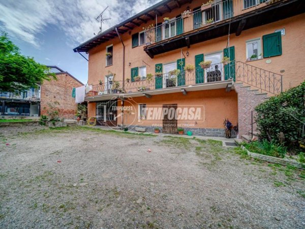 casa indipendente in vendita a Castelletto sopra Ticino in zona Aronco