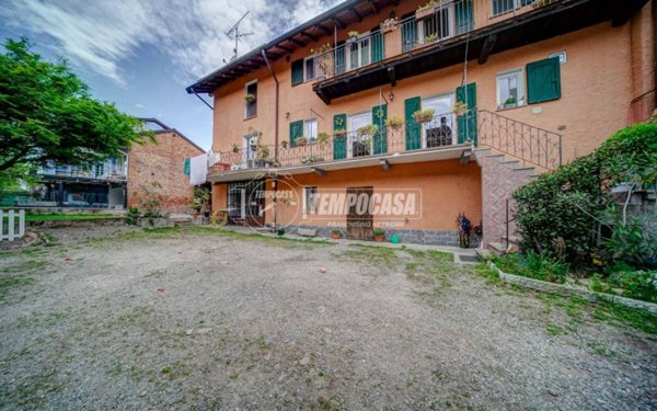 casa indipendente in vendita a Castelletto sopra Ticino in zona Aronco