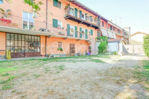 casa indipendente in vendita a Castelletto sopra Ticino in zona Aronco