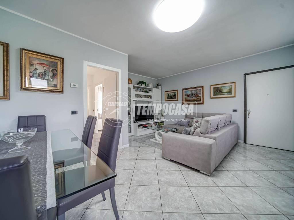 appartamento in vendita a Castelletto sopra Ticino