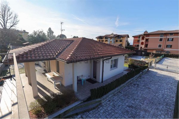 casa indipendente in vendita a Castelletto sopra Ticino