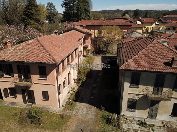 villa in vendita a Castelletto sopra Ticino