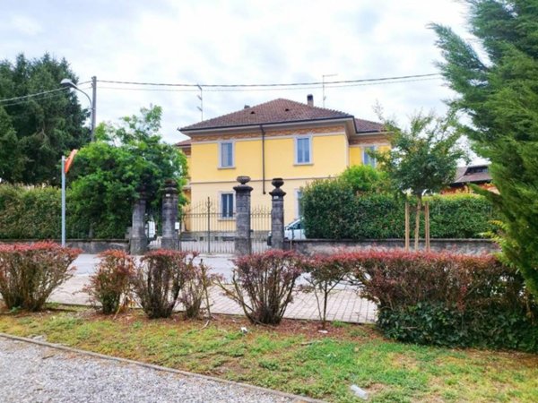 casa indipendente in vendita a Castelletto sopra Ticino