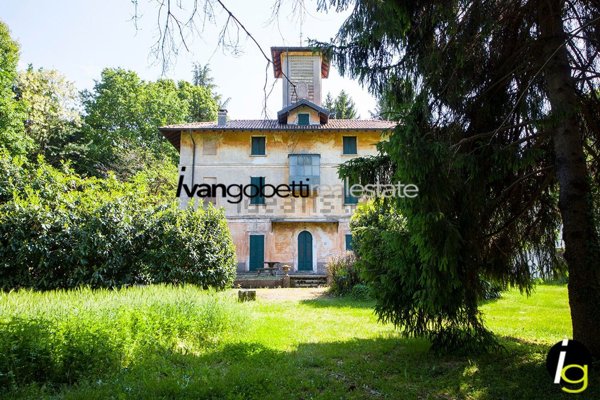villa in vendita a Castelletto sopra Ticino