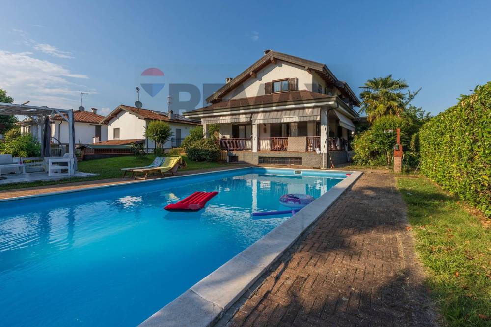 casa indipendente in vendita a Castelletto sopra Ticino