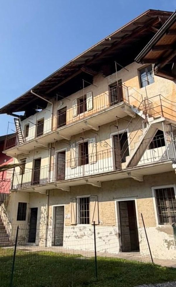 appartamento in vendita a Castelletto sopra Ticino