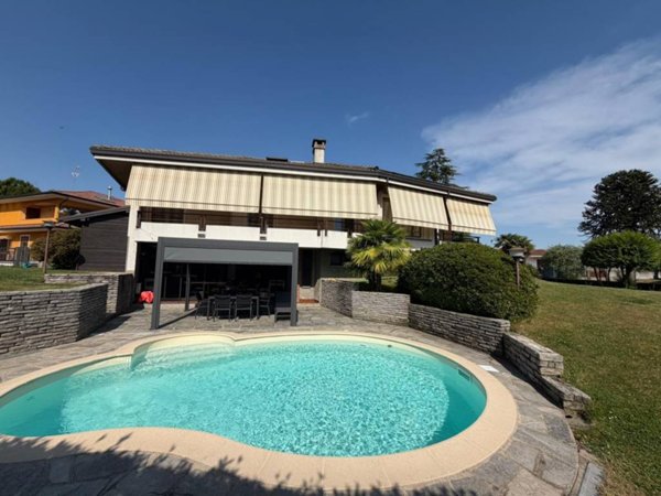 casa indipendente in vendita a Castelletto sopra Ticino