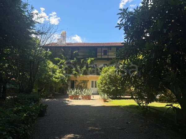 casa indipendente in vendita a Castelletto sopra Ticino in zona Landa