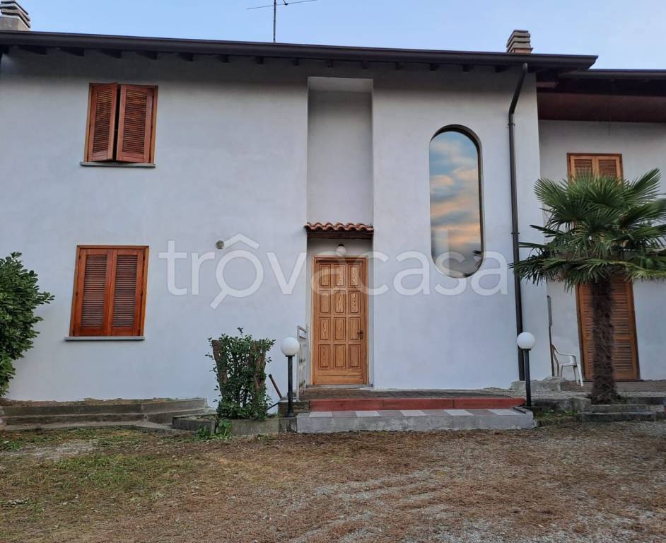 casa indipendente in vendita a Castelletto sopra Ticino