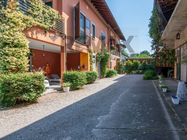 casa indipendente in vendita a Castelletto sopra Ticino