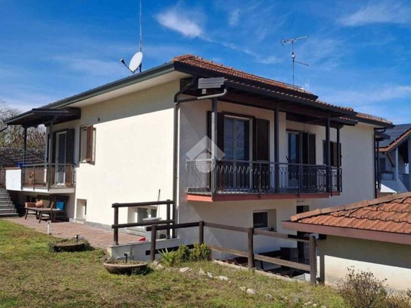 casa indipendente in vendita a Castelletto sopra Ticino