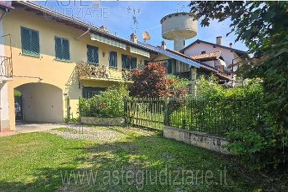 casa indipendente in vendita a Castelletto sopra Ticino