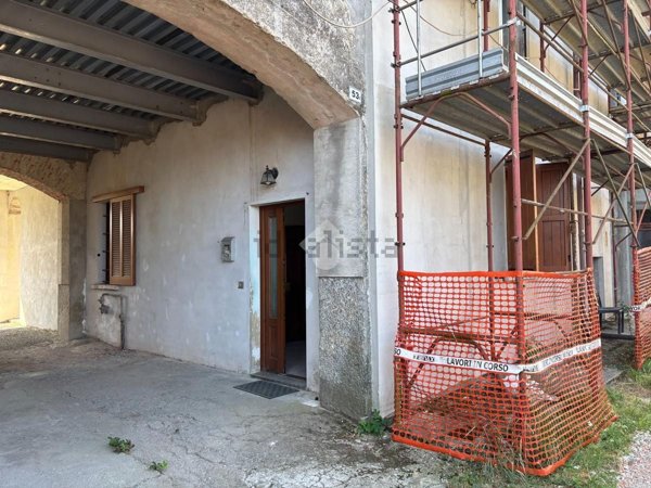 appartamento in vendita a Castelletto sopra Ticino in zona Glisente