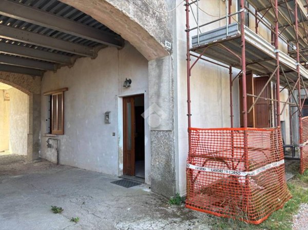 appartamento in vendita a Castelletto sopra Ticino in zona Glisente