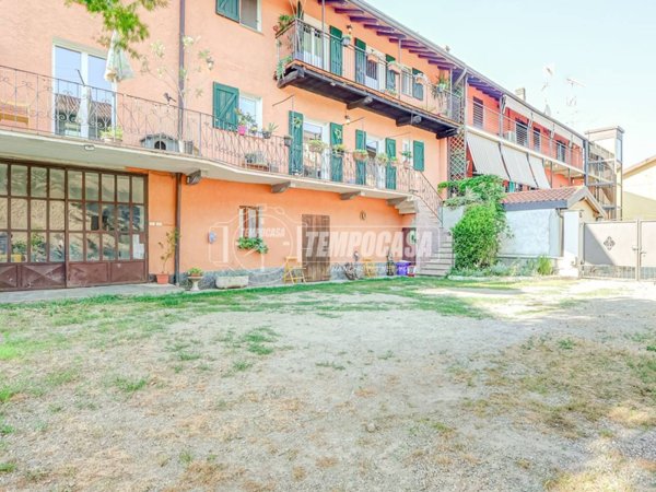 appartamento in vendita a Castelletto sopra Ticino in zona Aronco