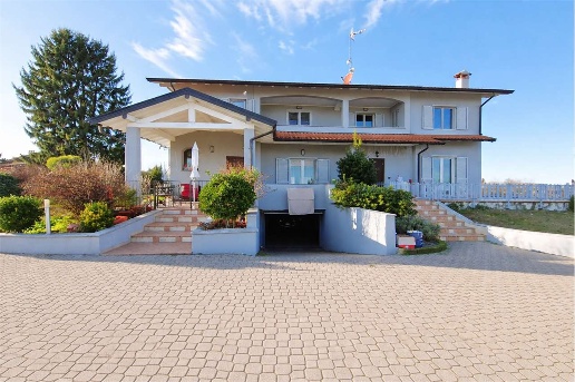 casa indipendente in vendita a Castelletto sopra Ticino in zona Curone