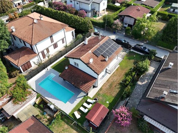 casa indipendente in vendita a Castelletto sopra Ticino