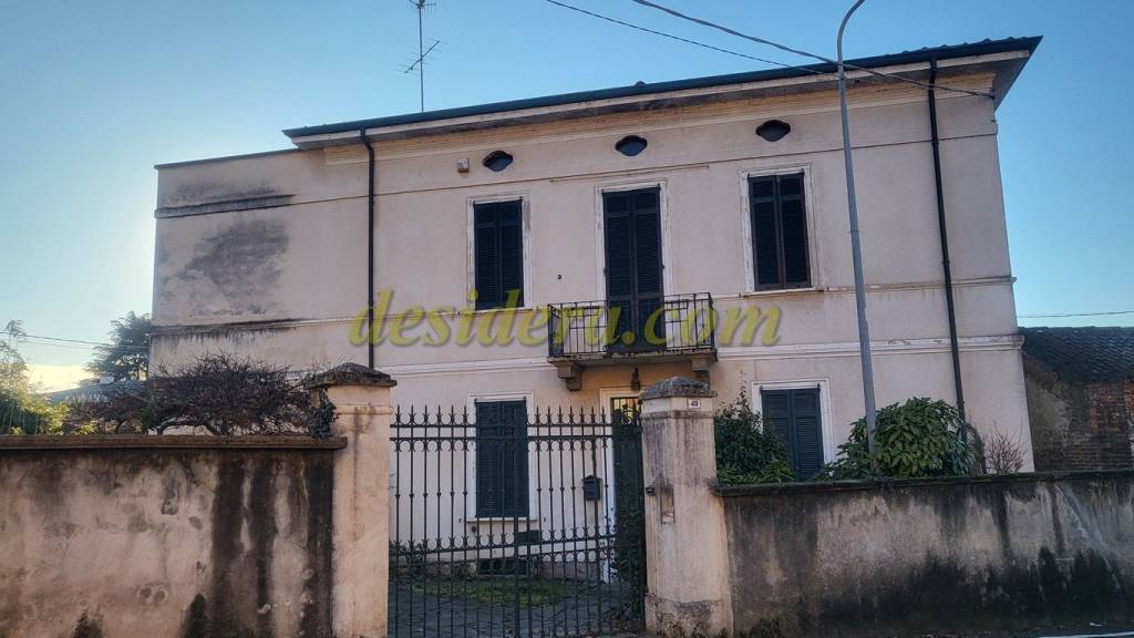 casa indipendente in vendita a Castelletto sopra Ticino