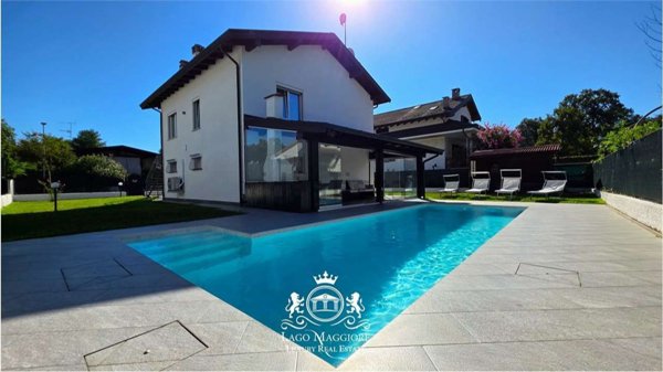 casa indipendente in vendita a Castelletto sopra Ticino
