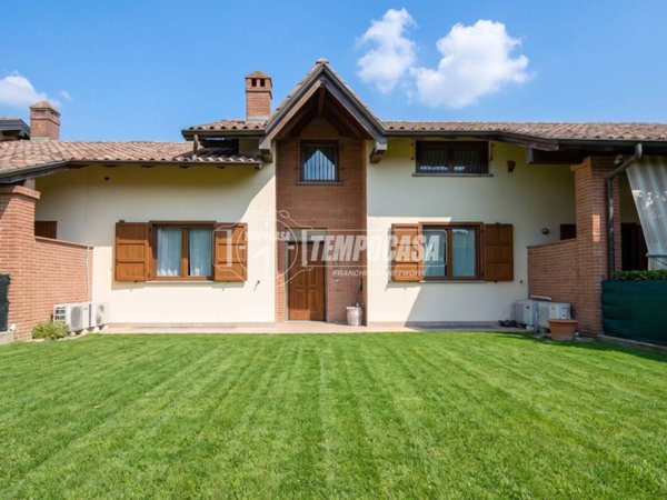 casa indipendente in vendita a Castelletto sopra Ticino