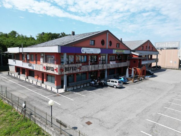 box auto in vendita a Castelletto sopra Ticino in zona Beati