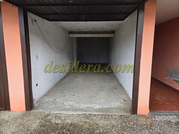 box auto in vendita a Castelletto sopra Ticino