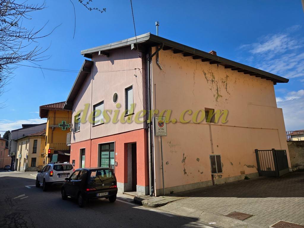 intera palazzina in vendita a Castelletto sopra Ticino