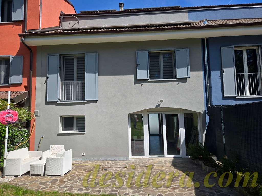 casa indipendente in vendita a Castelletto sopra Ticino