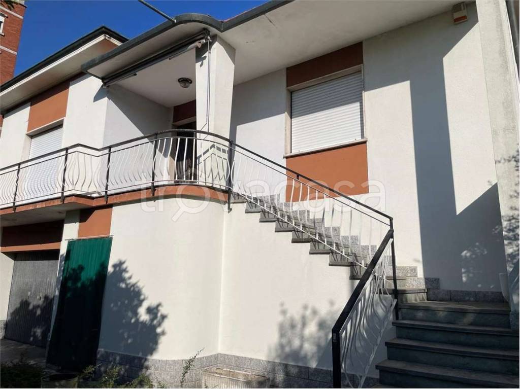 casa indipendente in vendita a Castelletto sopra Ticino