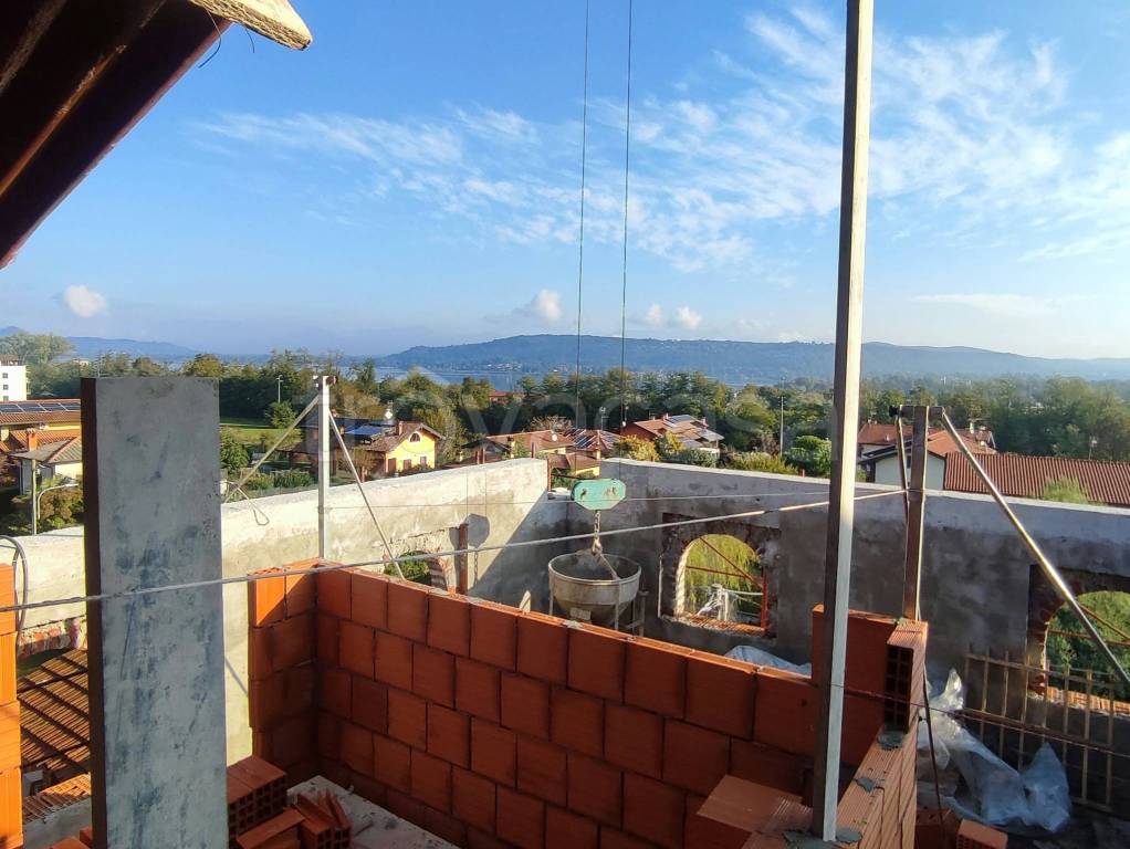 appartamento in vendita a Castelletto sopra Ticino in zona Glisente