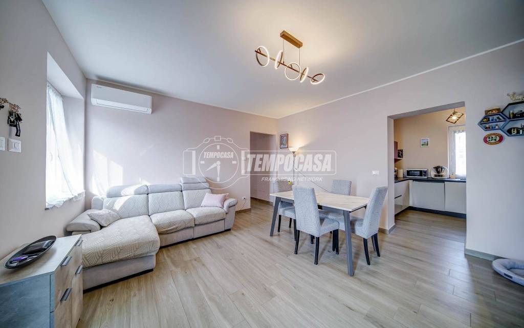 appartamento in vendita a Castelletto sopra Ticino in zona Beati