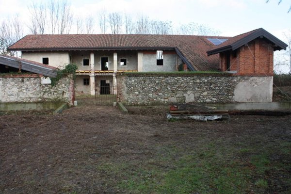 casa indipendente in vendita a Cavaglietto
