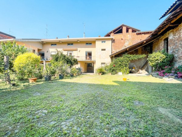 casa indipendente in vendita a Cavaglio d'Agogna