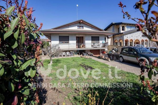 casa indipendente in vendita a Cavaglio d'Agogna