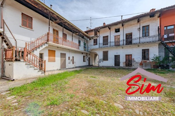 casa indipendente in vendita a Cavaglio d'Agogna