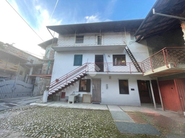 casa indipendente in vendita a Cavaglio d'Agogna