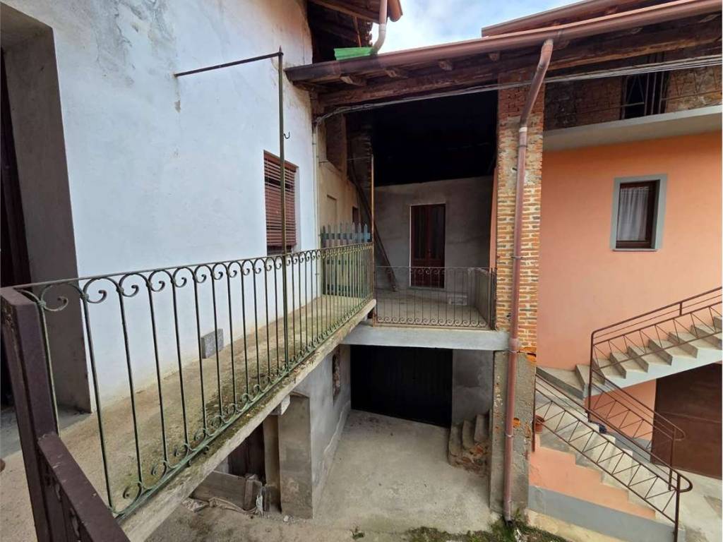 casa indipendente in vendita a Cavaglio d'Agogna