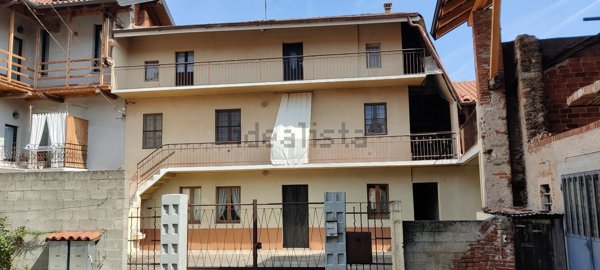 casa indipendente in vendita a Cavaglio d'Agogna