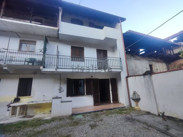 casa indipendente in vendita a Cavaglio d'Agogna