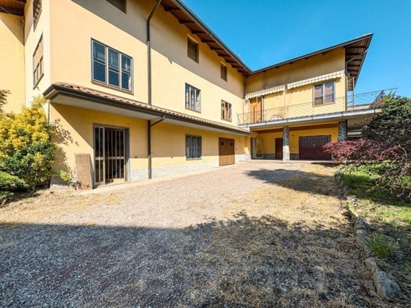 casa indipendente in vendita a Cavaglio d'Agogna