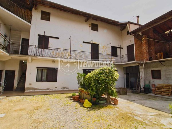casa indipendente in vendita a Cavaglio d'Agogna