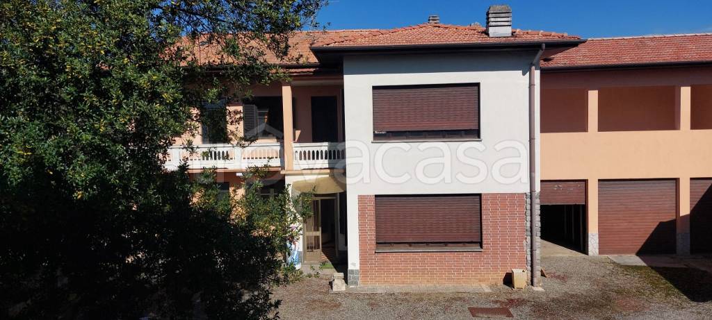 casa indipendente in vendita a Cavallirio