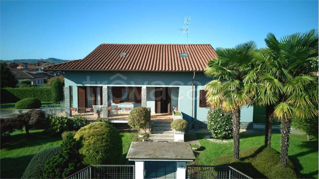 casa indipendente in vendita a Cavallirio