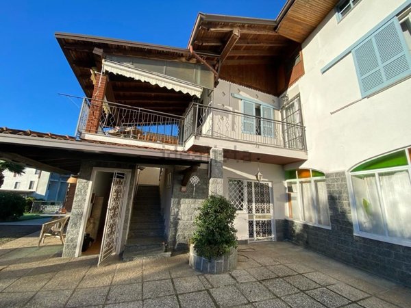 casa indipendente in vendita a Cavallirio