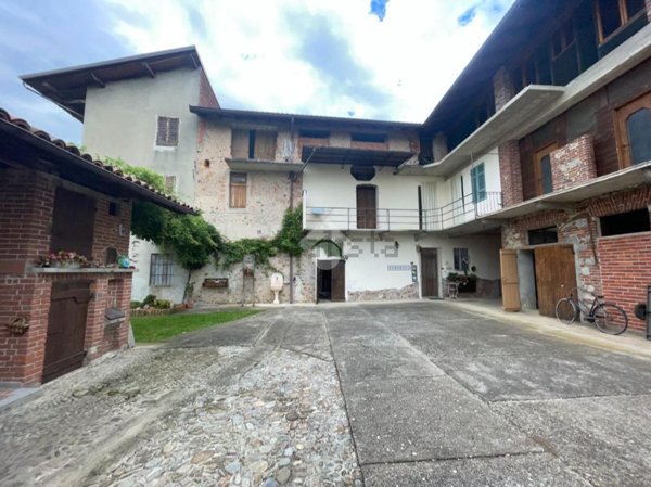 casa indipendente in vendita a Cavallirio