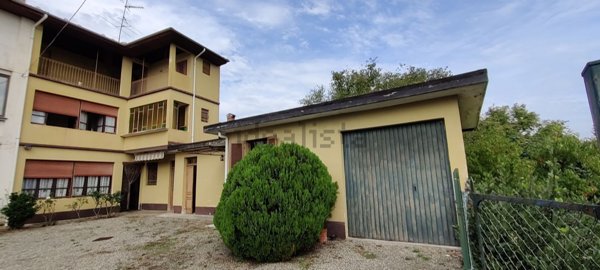 casa indipendente in vendita a Cavallirio