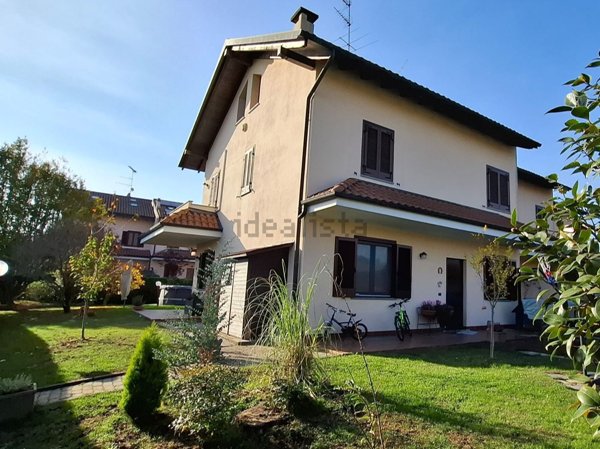 casa indipendente in vendita a Cavallirio